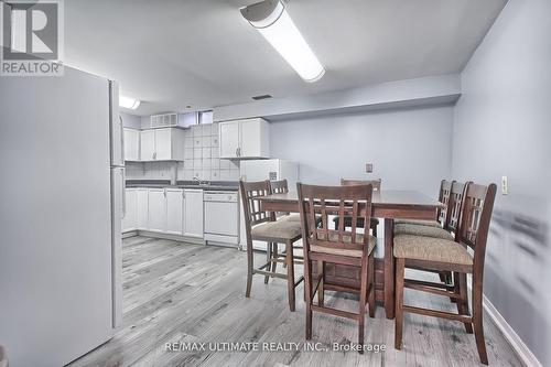 559 Avonwick Avenue, Mississauga, ON - Indoor Photo Showing Dining Room