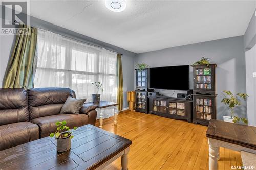 12 210 Camponi Place, Saskatoon, SK - Indoor Photo Showing Living Room