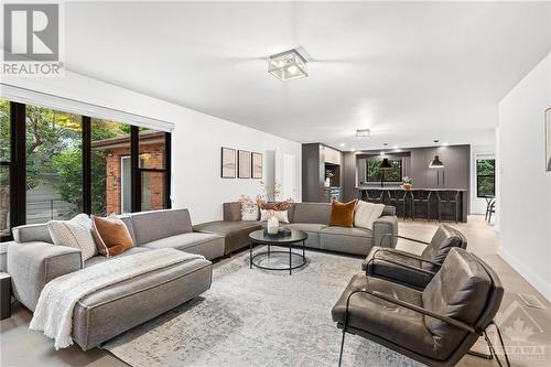 73 Lillico Drive, Ottawa, ON - Indoor Photo Showing Living Room