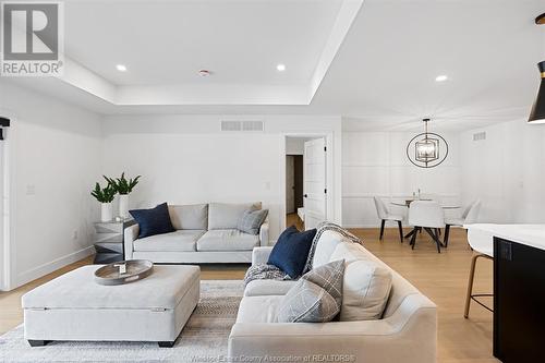 410 Jolly, Lasalle, ON - Indoor Photo Showing Living Room