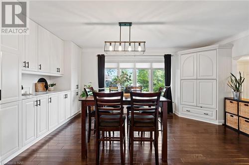 17 Pioneer Court, St. Catharines, ON - Indoor Photo Showing Dining Room