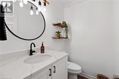 17 Pioneer Court, St. Catharines, ON - Indoor Photo Showing Bathroom