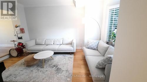 1120 Goodson Crescent, Oakville, ON - Indoor Photo Showing Living Room