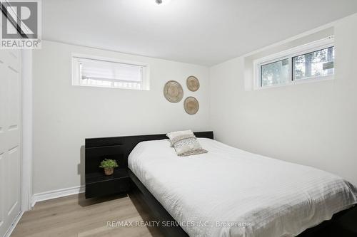 22 Crestview Avenue, Brampton, ON - Indoor Photo Showing Bedroom