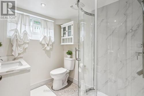 22 Crestview Avenue, Brampton, ON - Indoor Photo Showing Bathroom