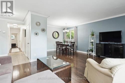 22 Crestview Avenue, Brampton, ON - Indoor Photo Showing Living Room