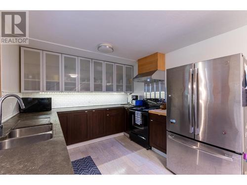 4294 Hanet Road, Prince George, BC - Indoor Photo Showing Kitchen With Double Sink