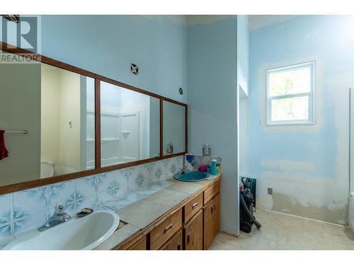 4294 Hanet Road, Prince George, BC - Indoor Photo Showing Bathroom