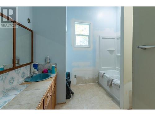 4294 Hanet Road, Prince George, BC - Indoor Photo Showing Bathroom