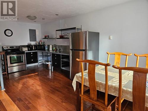 88 1St  Nw Avenue, Nakusp, BC - Indoor Photo Showing Kitchen