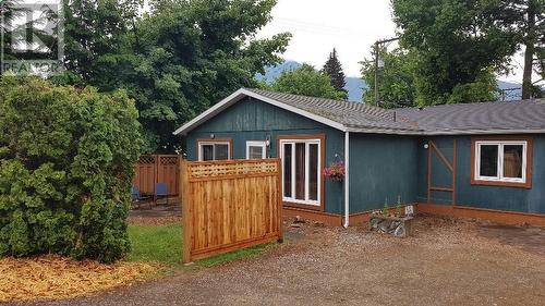 88 1St  Nw Avenue, Nakusp, BC - Outdoor