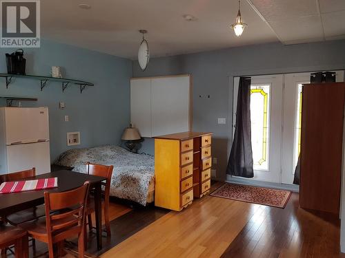 88 1St  Nw Avenue, Nakusp, BC - Indoor Photo Showing Bedroom