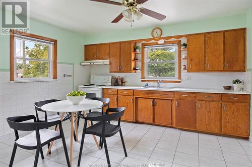 423 Texas, Amherstburg, ON - Indoor Photo Showing Kitchen