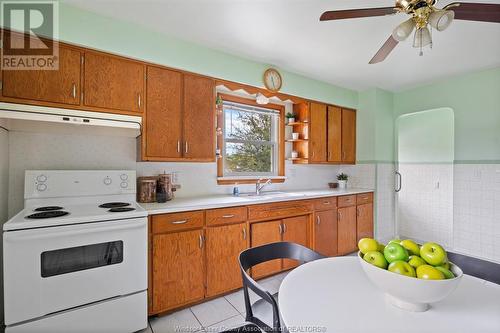 423 Texas, Amherstburg, ON - Indoor Photo Showing Kitchen