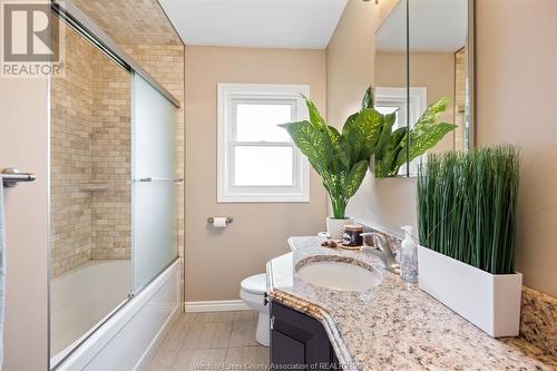 423 Texas, Amherstburg, ON - Indoor Photo Showing Bathroom