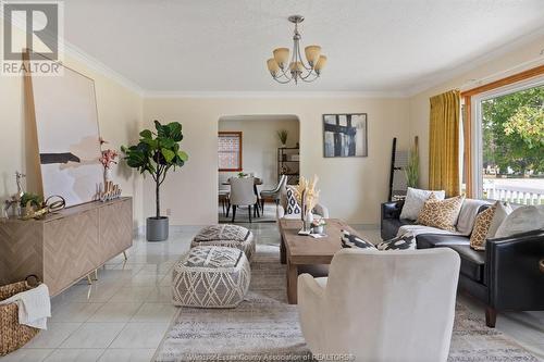 423 Texas, Amherstburg, ON - Indoor Photo Showing Living Room