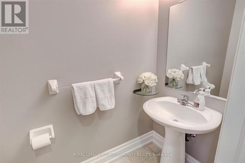 17 Rosena Lane, Uxbridge, ON - Indoor Photo Showing Bathroom