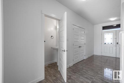 21351 96 Av Nw, Edmonton, AB - Indoor Photo Showing Other Room