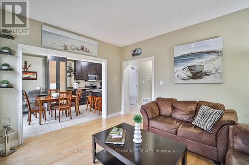 115 Mcgahey Street, New Tecumseth, ON - Indoor Photo Showing Living Room