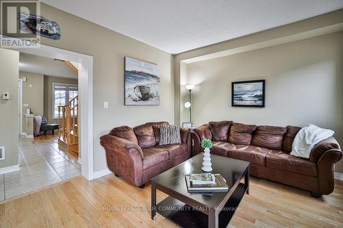 115 Mcgahey Street, New Tecumseth, ON - Indoor Photo Showing Living Room