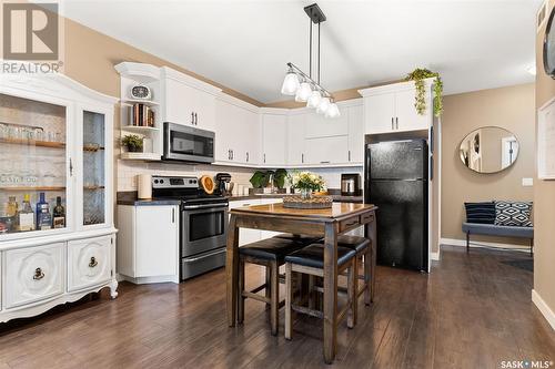 4142 Green Apple Drive E, Regina, SK - Indoor Photo Showing Kitchen