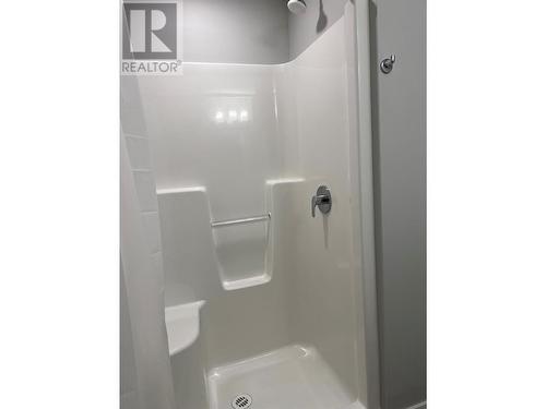 5620 51St Street Unit# 204, Osoyoos, BC - Indoor Photo Showing Bathroom