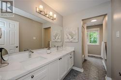 Main 5pc Bathroom - 