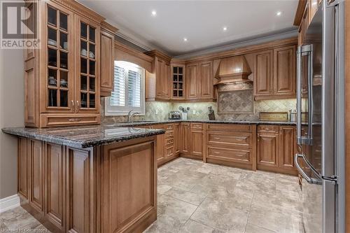 641 Greenwood Drive Unit# 1, Burlington, ON - Indoor Photo Showing Kitchen