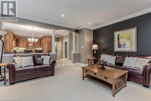 641 Greenwood Drive Unit# 1, Burlington, ON - Indoor Photo Showing Living Room