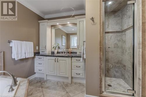 641 Greenwood Drive Unit# 1, Burlington, ON - Indoor Photo Showing Bathroom