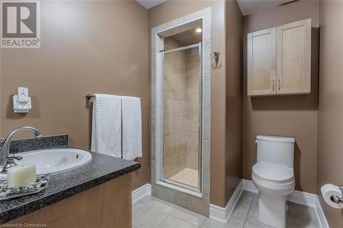 641 Greenwood Drive Unit# 1, Burlington, ON - Indoor Photo Showing Bathroom