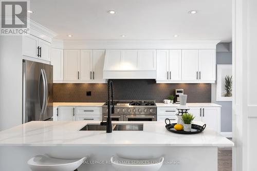 2042 Springdale Road, Oakville, ON - Indoor Photo Showing Kitchen With Upgraded Kitchen