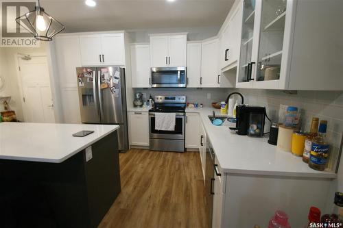 217 105 Willis Crescent, Saskatoon, SK - Indoor Photo Showing Kitchen