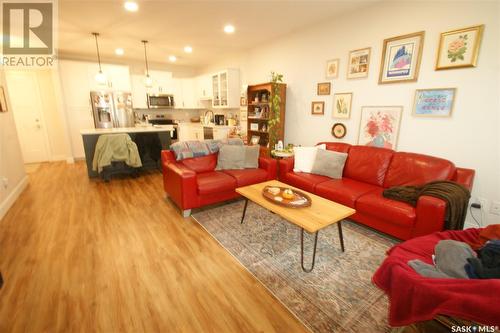 217 105 Willis Crescent, Saskatoon, SK - Indoor Photo Showing Living Room