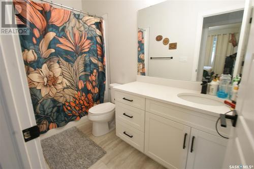 217 105 Willis Crescent, Saskatoon, SK - Indoor Photo Showing Bathroom