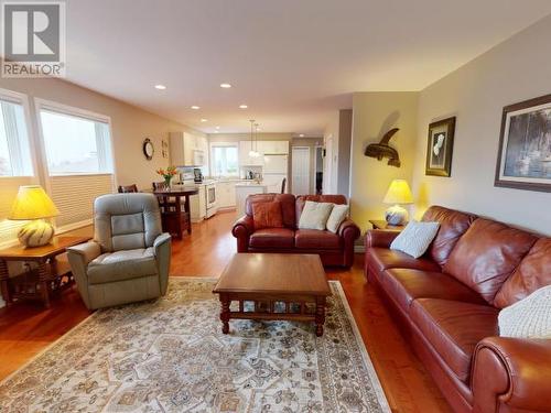 21-4415 Manson Ave, Powell River, BC - Indoor Photo Showing Living Room