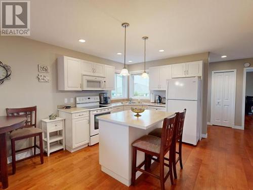 21-4415 Manson Ave, Powell River, BC - Indoor Photo Showing Kitchen