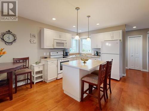 21-4415 Manson Ave, Powell River, BC - Indoor Photo Showing Kitchen