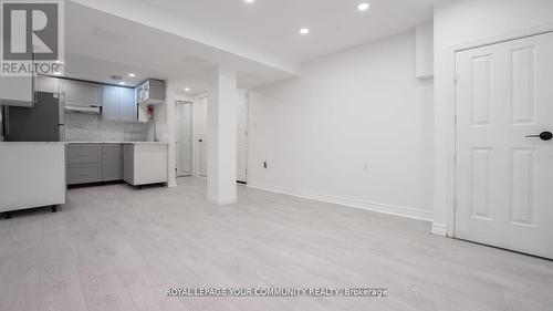 27 George Street, Richmond Hill, ON - Indoor Photo Showing Kitchen