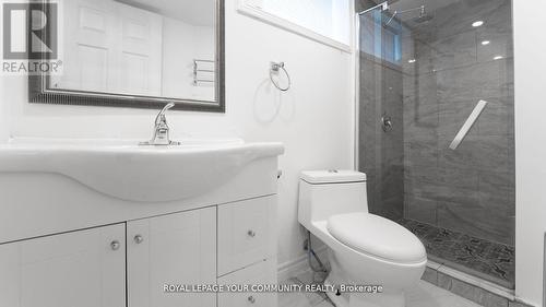 27 George Street, Richmond Hill, ON - Indoor Photo Showing Bathroom