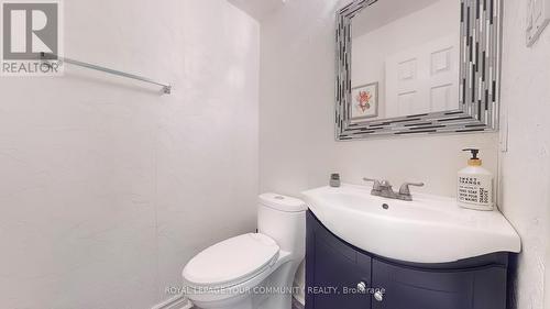 14 Royal Manor Crescent, Richmond Hill, ON - Indoor Photo Showing Bathroom