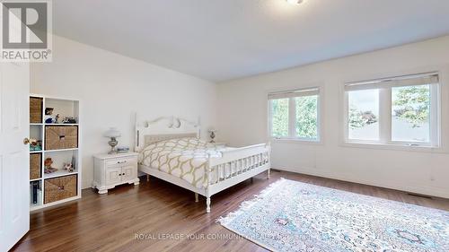 14 Royal Manor Crescent, Richmond Hill, ON - Indoor Photo Showing Bedroom