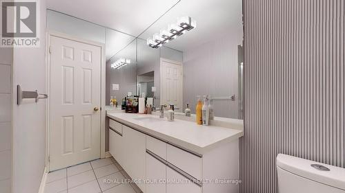 14 Royal Manor Crescent, Richmond Hill, ON - Indoor Photo Showing Bathroom