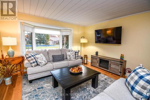 14 - 90 Burke Street N, Penetanguishene, ON - Indoor Photo Showing Living Room