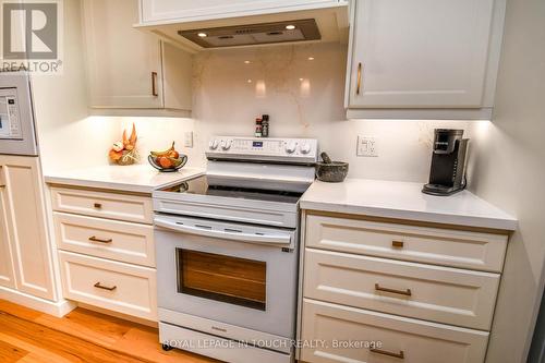 14 - 90 Burke Street N, Penetanguishene, ON - Indoor Photo Showing Kitchen