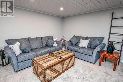 14 - 90 Burke Street N, Penetanguishene, ON - Indoor Photo Showing Living Room