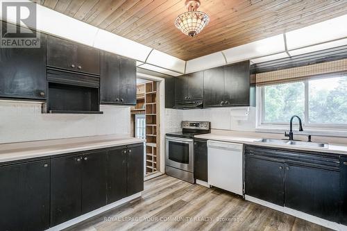 25 Victoria Road, Georgina, ON - Indoor Photo Showing Kitchen With Double Sink