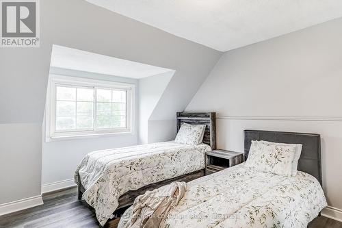 25 Victoria Road, Georgina, ON - Indoor Photo Showing Bedroom