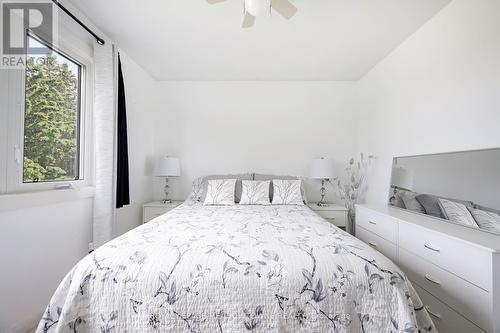 1 Robinson Road, Mono, ON - Indoor Photo Showing Bedroom