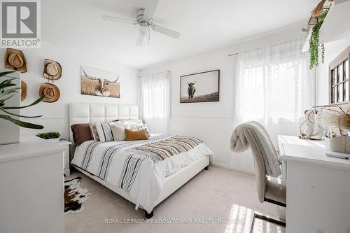 1 Robinson Road, Mono, ON - Indoor Photo Showing Bedroom